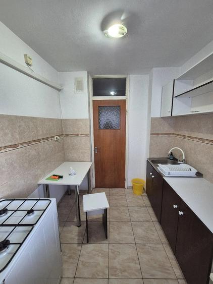 Apartament cu 3 camere decomandat în Dristor