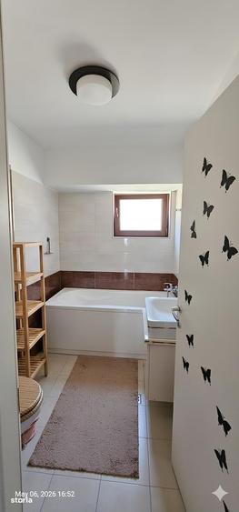 Apartament cu 3 camere decomandat în Sisești