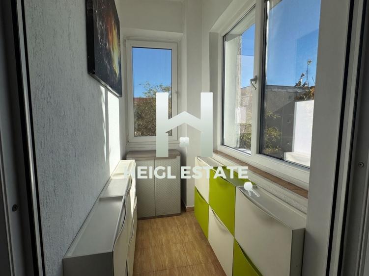 Apartament cu 3 camere decomandat, mobilat în Torontalului