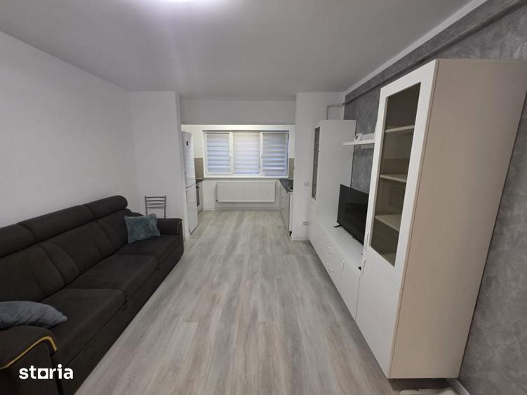 Apartament cu 3 camere decomandat în Rediu