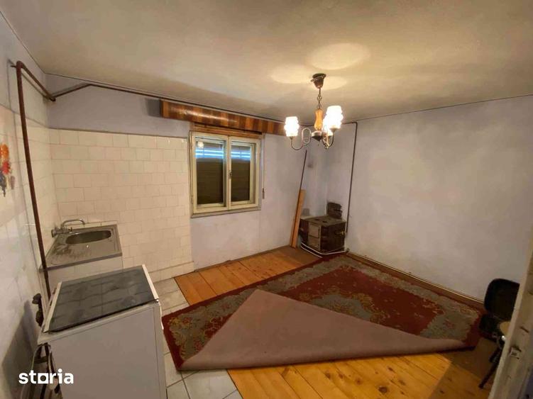 Casă cu 5 camere cu Teren 660 Mp în Central
