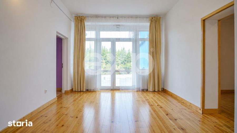 Casă cu 9 camere cu Teren 1766 Mp în Central