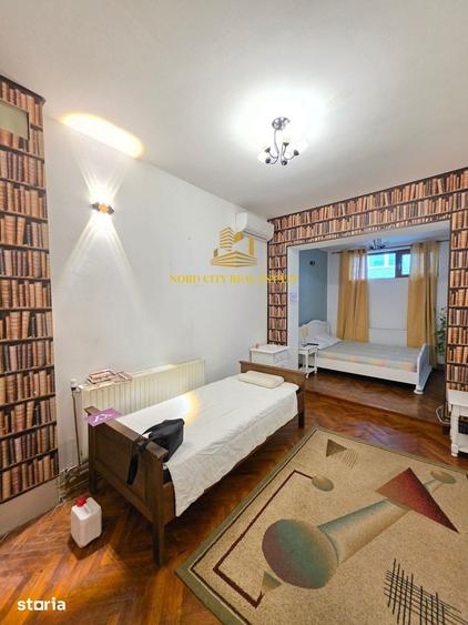 Casă cu 5 camere cu Teren 100 Mp în Romană