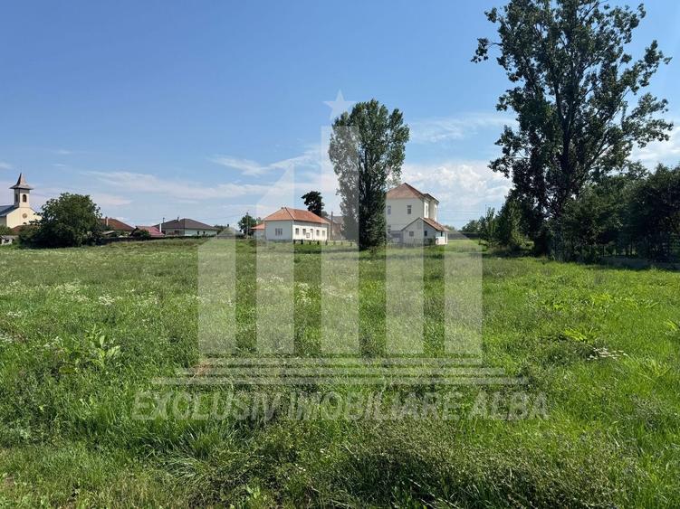 Teren Construcții intravilan de 5694 mp, în Micești