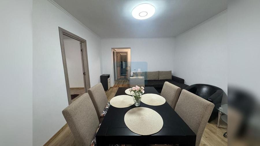 Apartament cu 3 camere semidecomandat în Central