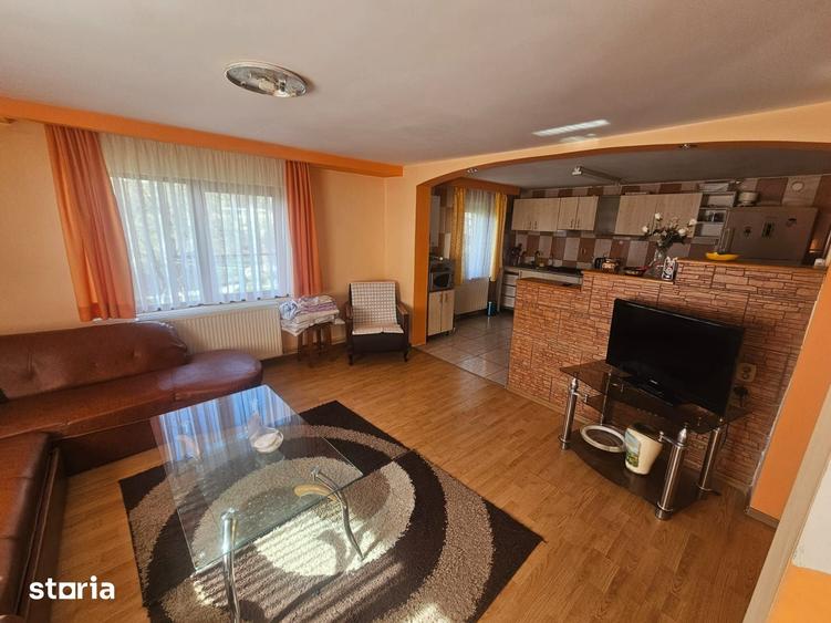 Casă cu 3 camere cu Teren 100 Mp în Central