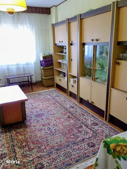 Apartament cu 4 camere în Andrei Mureșanu