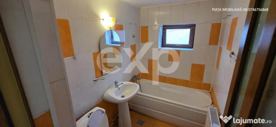 Apartament cu 4 camere decomandat în Central