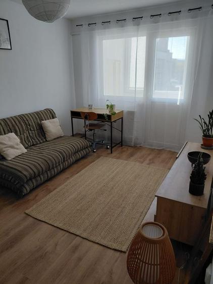 Apartament cu 2 camere semidecomandat în Florești