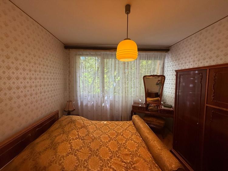 Apartament cu 3 camere semidecomandat, mobilat în Iancului