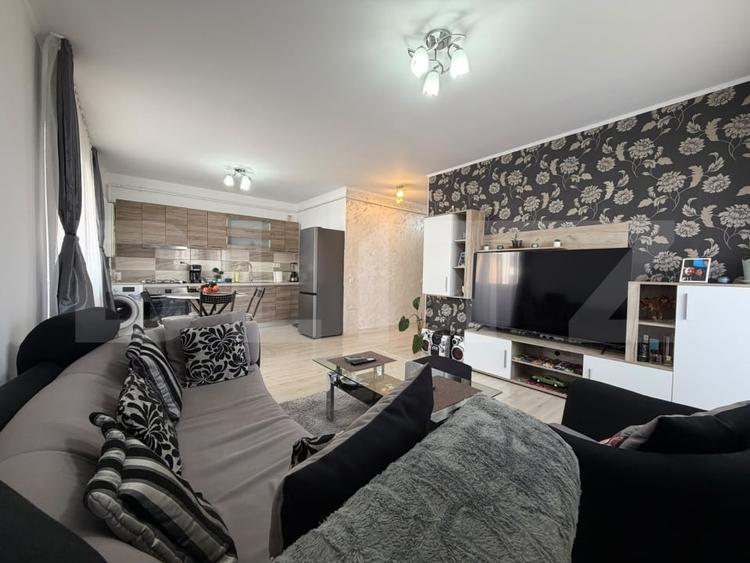 Apartament cu 2 camere semidecomandat, mobilat în Florești