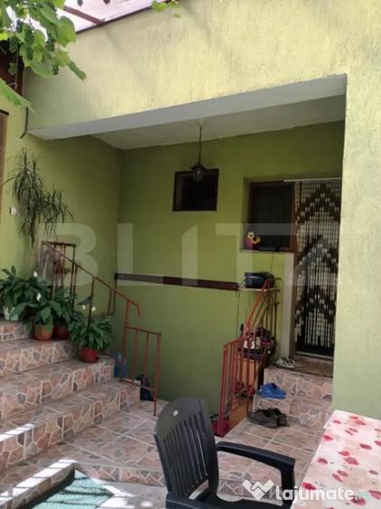 Casă cu 7 camere cu Teren 316 Mp în Central