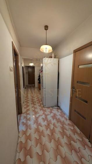Apartament cu 4 camere semidecomandat, mobilat în Brâncoveanu