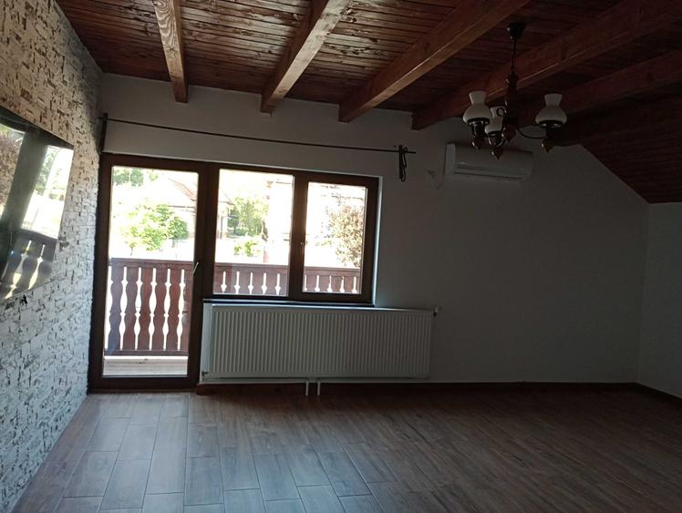 Casă cu 4 camere cu Teren 1100 Mp în Central