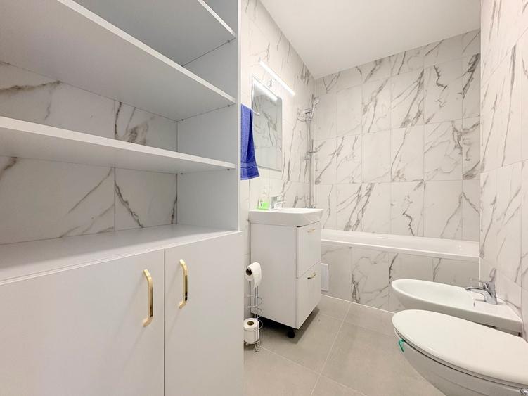 Apartament cu 3 camere decomandat, mobilat în Lipovei