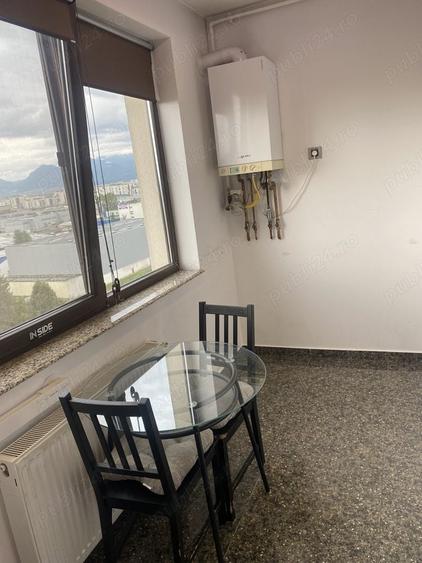 Apartament cu 2 camere decomandat în Tractorul