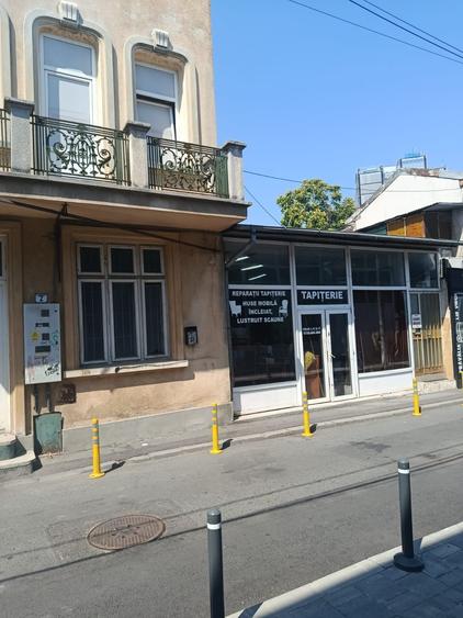 Casă individuală cu 10 camere cu Canalizare în P-ța Victoriei