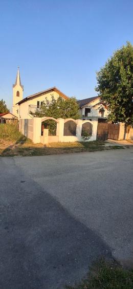 Casă individuală cu 4 camere în Central