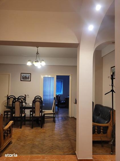 Apartament cu 3 camere în Centrul Civic