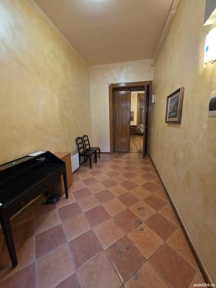 Apartament cu 3 camere semidecomandat în Ultracentral