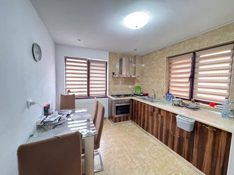 Casă cu 3 camere cu Teren 200 Mp în Palas