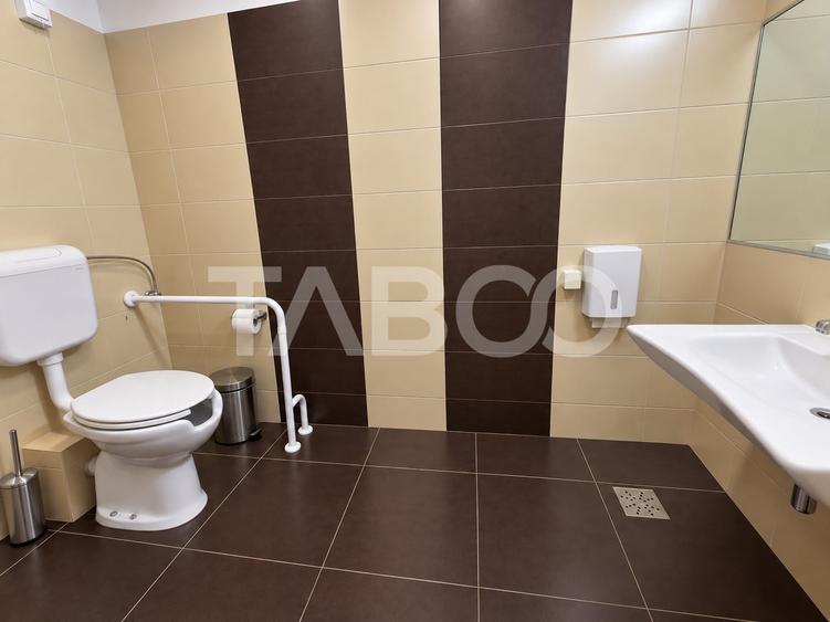 Birou, de 47.630001068115 mp, în Central