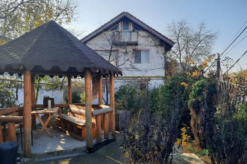 Casă cu 14 camere cu Canalizare în Dorobanți 1