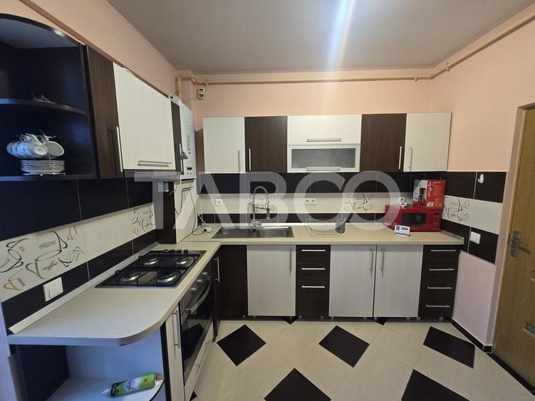 Apartament cu 3 camere decomandat, mobilat în Turnișor