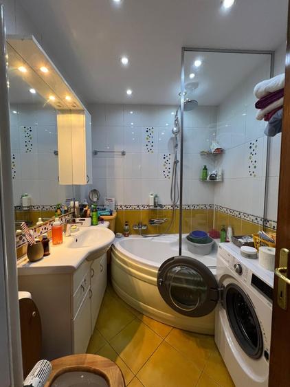 Apartament cu 4 camere decomandat în Iancului