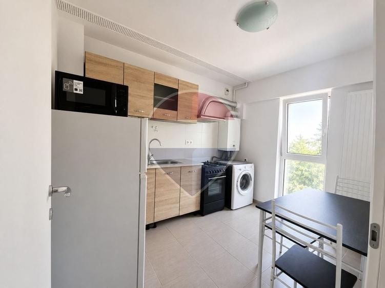Apartament cu 2 camere semidecomandat, mobilat în Floreasca