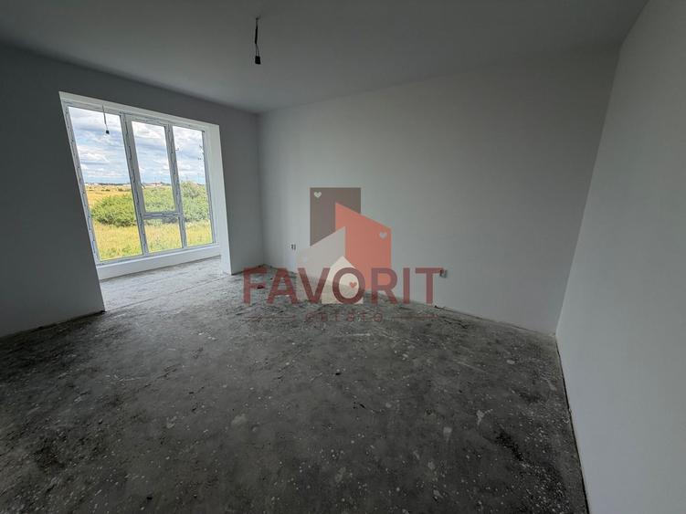 Apartament cu 3 camere semidecomandat în Giroc
