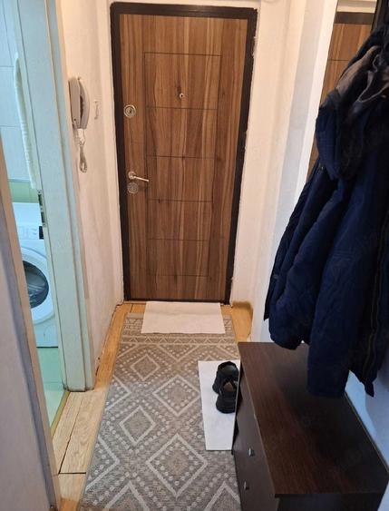 Apartament cu 3 camere decomandat în P-ța Doina