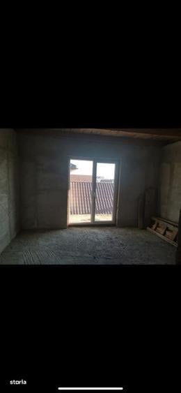 Casă cu 3 camere decomandat în Decebal