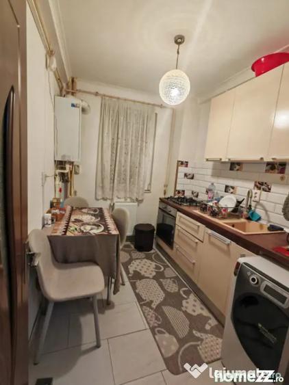 Apartament cu 2 camere semidecomandat, mobilat în Central