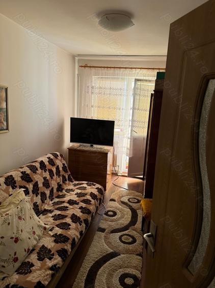 Apartament cu 3 camere decomandat în Caracal