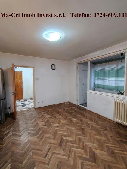 Apartament cu 3 camere semidecomandat în Obor
