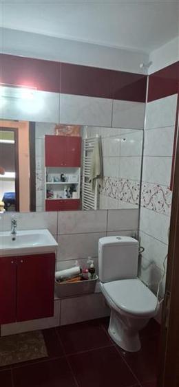 Apartament cu 2 camere decomandat în Tei