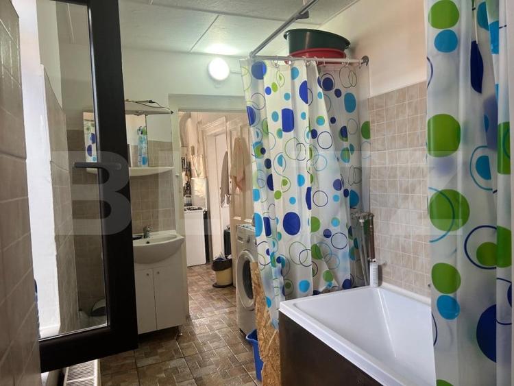 Apartament cu 3 camere semidecomandat, mobilat în Traian