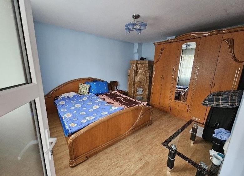 Casă cu 4 camere decomandat în Strejnicu