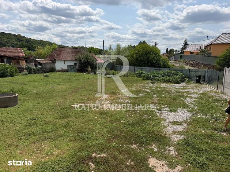 Casă cu 2 camere cu Teren 1033 Mp în Sânmartin