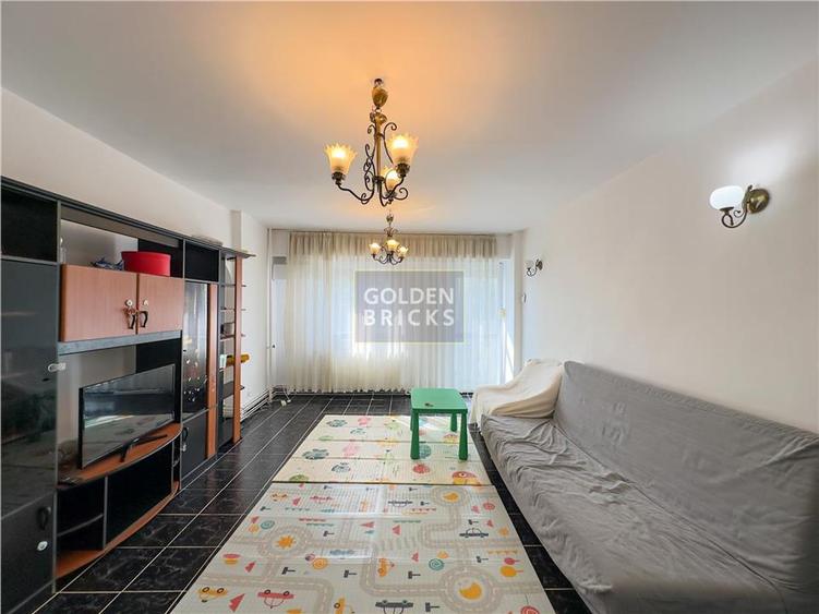 Apartament cu 3 camere semidecomandat, mobilat în Aviației