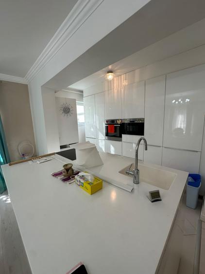 Penthouse cu 4 camere decomandat, mobilat în Băneasa