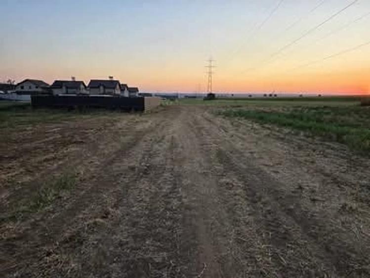 Teren de 6000 mp, în Central