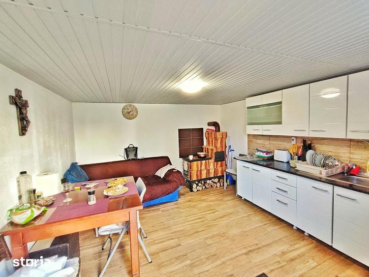 Casă cu 5 camere cu Teren 600 Mp în Ciolpani