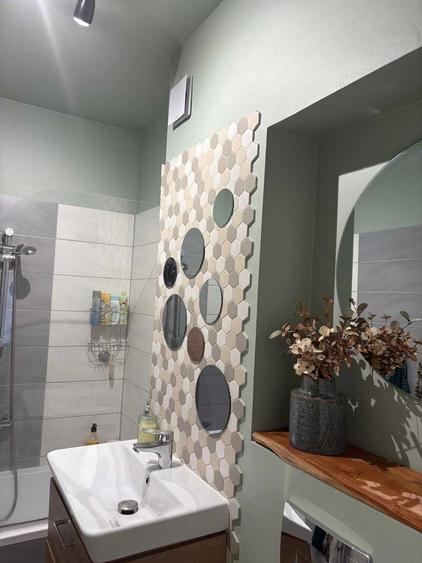Apartament cu 3 camere decomandat în Tractorul