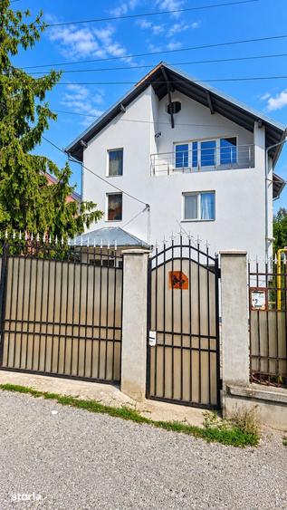 Casă cu 5 camere cu Teren 219 Mp în Moșoaia