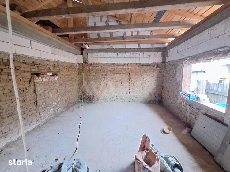 Casă cu 5 camere cu Teren 1200 Mp în Gherăiești