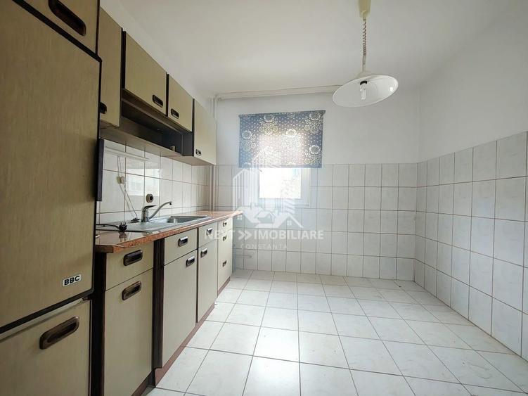 Apartament cu 3 camere decomandat în Central