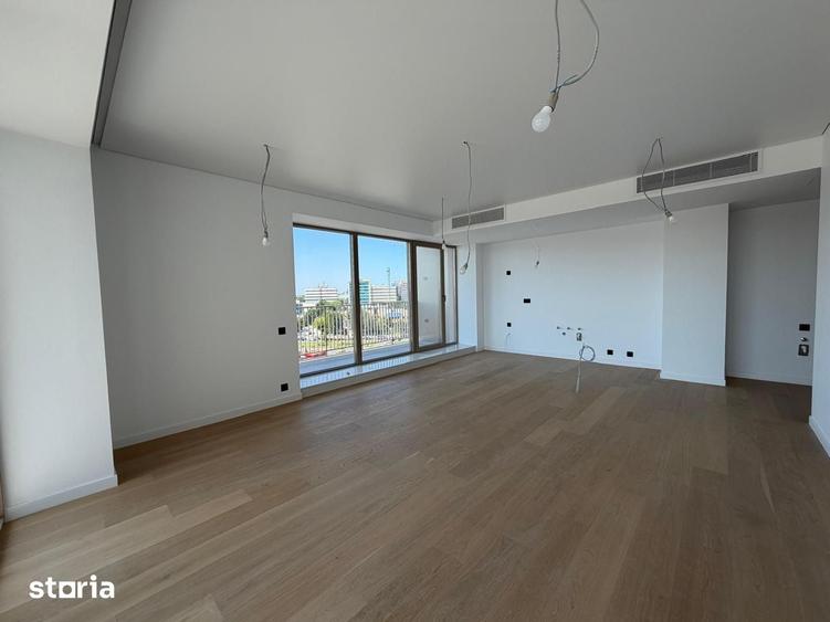 Apartament cu 4 camere decomandat în Pipera