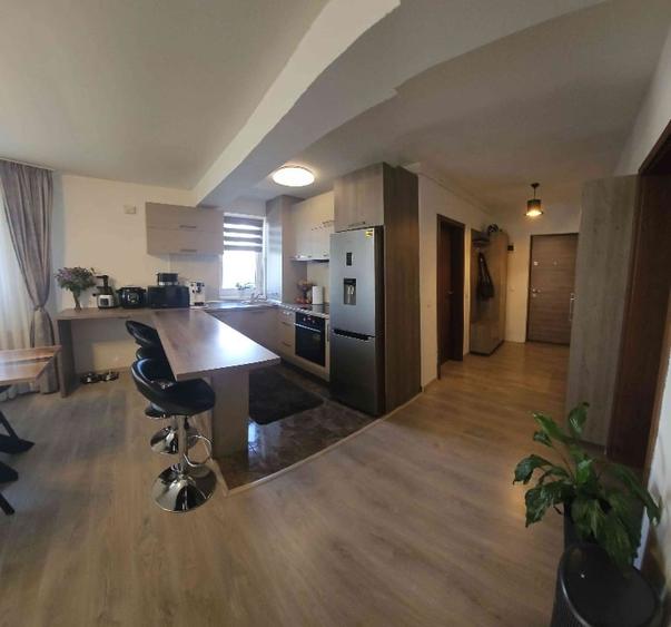 Apartament cu 3 camere decomandat, mobilat în Șelimbăr